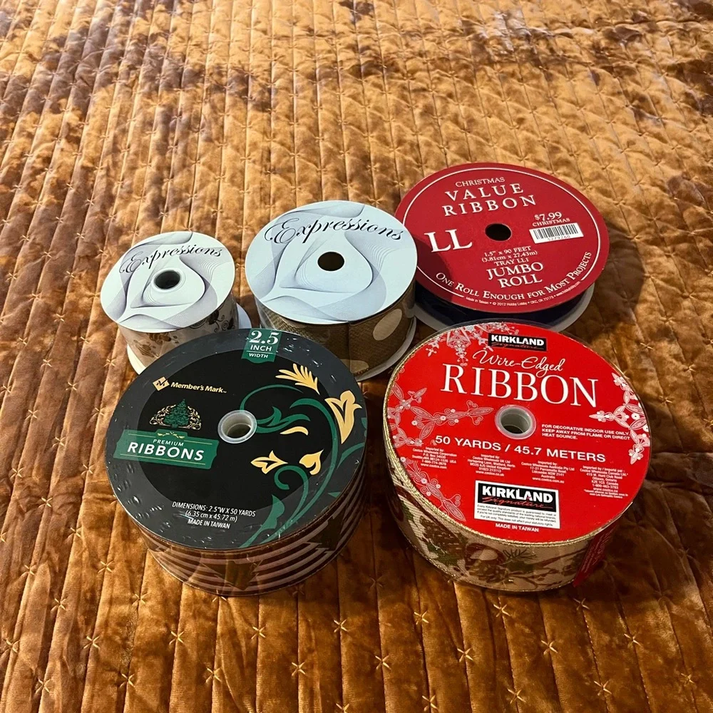 Signature Ribbon Collection - Red, Green, Gold - Picture 3 of 8